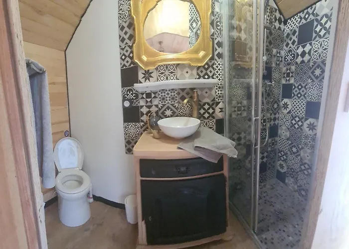 La Roulotte Au Coeur Du Maquis