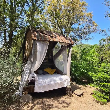 La Roulotte Au Coeur Du Maquis *