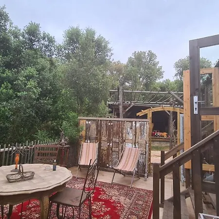 La Roulotte Au Coeur Du Maquis Lodge *