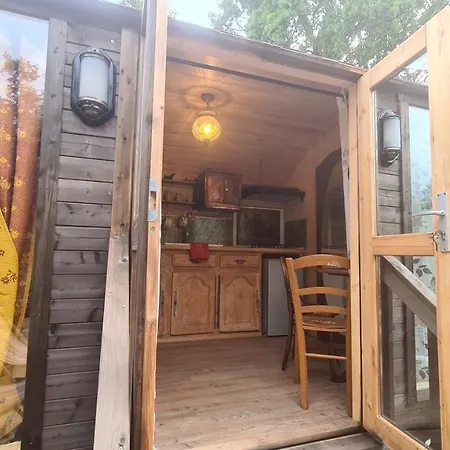 Lodge La Roulotte Au Coeur Du Maquis Carbuccia