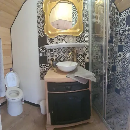 La Roulotte Au Coeur Du Maquis