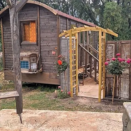 Lodge La Roulotte Au Coeur Du Maquis