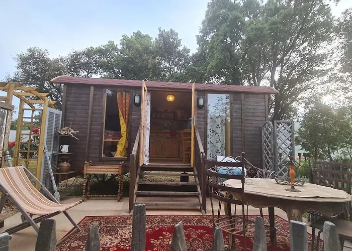 Lodge La Roulotte Au Coeur Du Maquis *